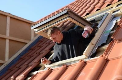 Pose de fenêtres de toit Velux à Mourens